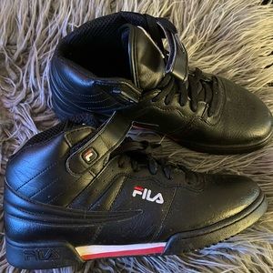 FILA Men’s F-13v Lea/syn Navy/White/Red US 7 (EUR 39 1/2) GD Condition NO INSOLE